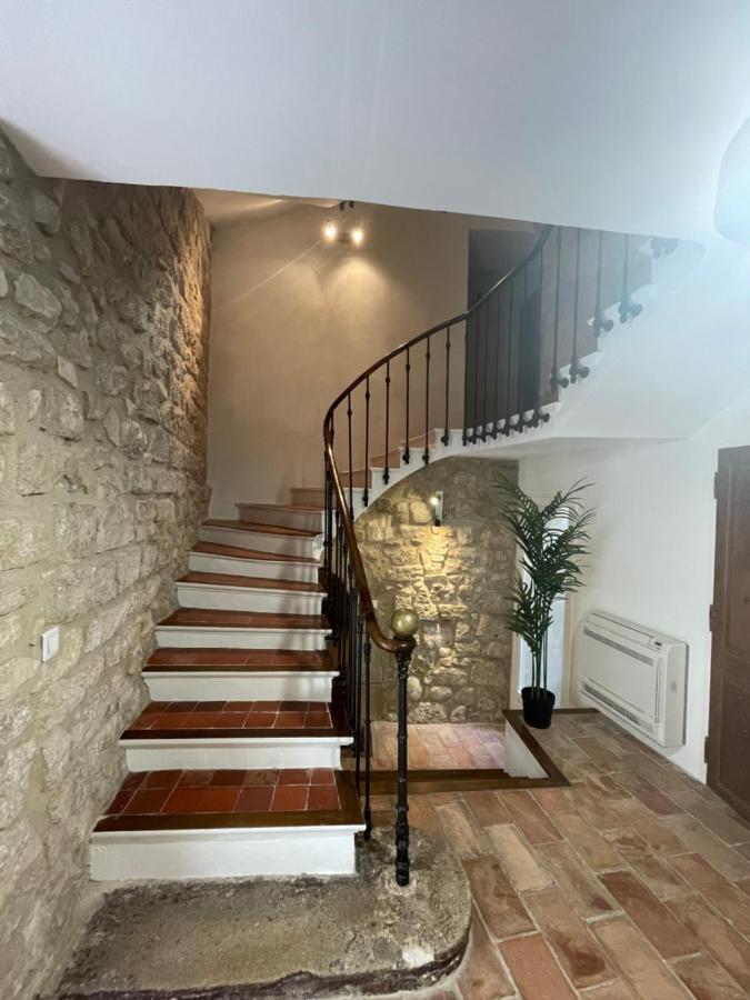 Maison De Village Pernes-les-Fontaines Bagian luar foto
