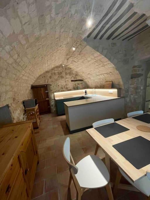 Maison De Village Pernes-les-Fontaines Bagian luar foto