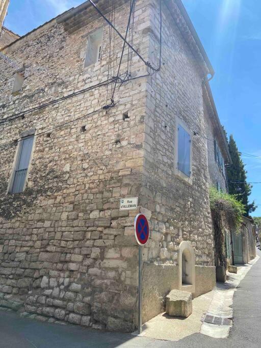 Maison De Village Pernes-les-Fontaines Bagian luar foto