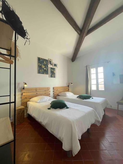 Maison De Village Pernes-les-Fontaines Bagian luar foto